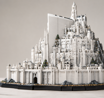 Symboliczna klockowa interpretacja białego, wielopoziomowego Minas Tirith na neutralnym tle, z pojedynczą postacią na pierwszym planie dla pokazania skali.